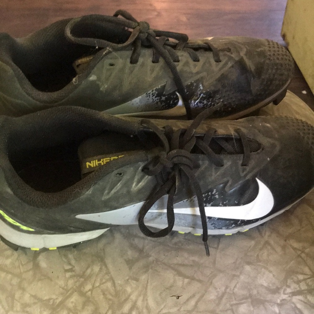 Men’s cleats
